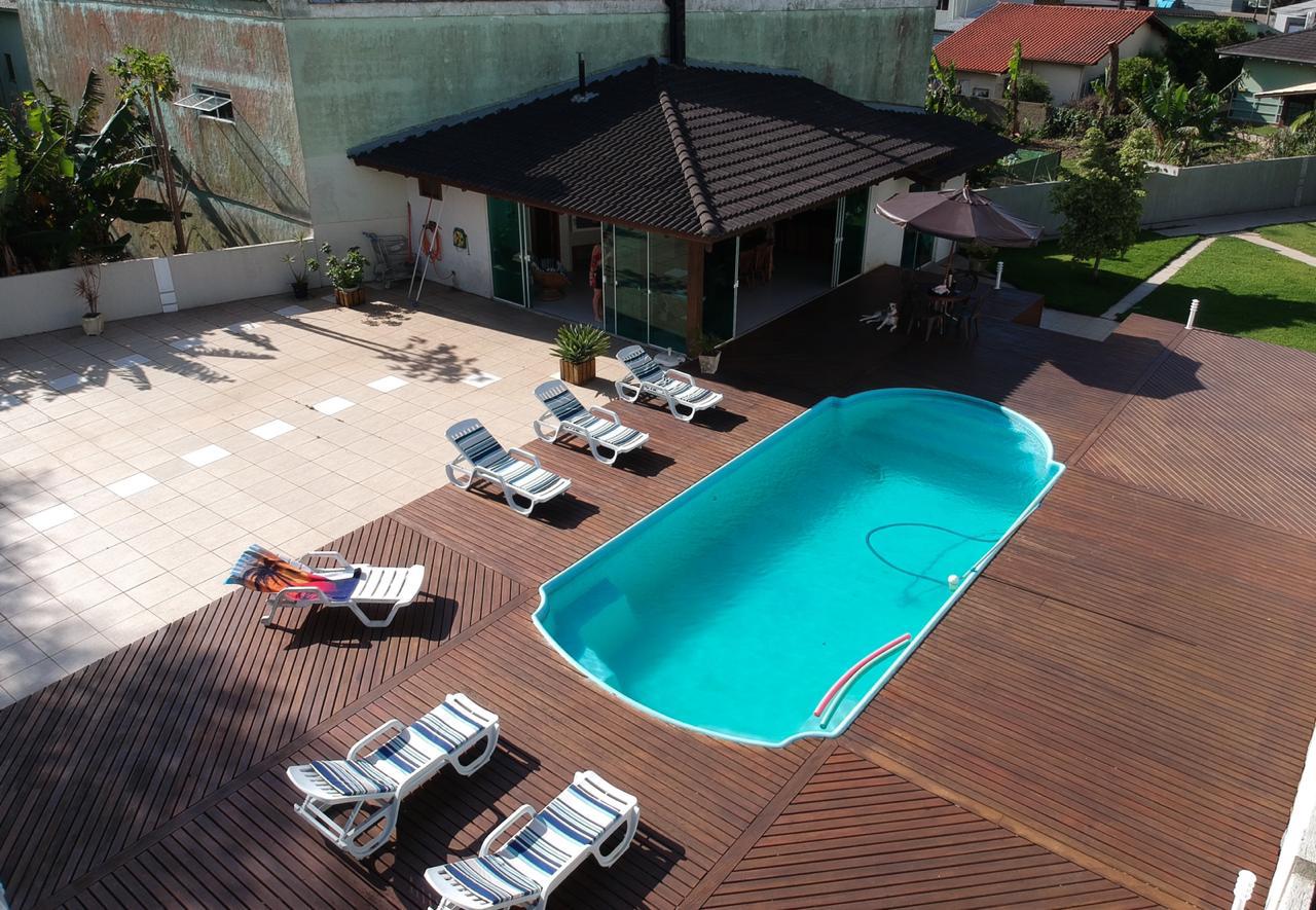 Piscina e Deck