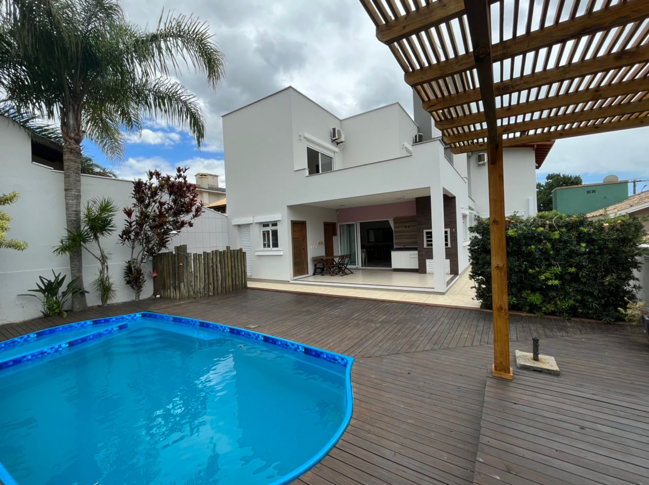 Casa com Piscina Residencial Panorâmico