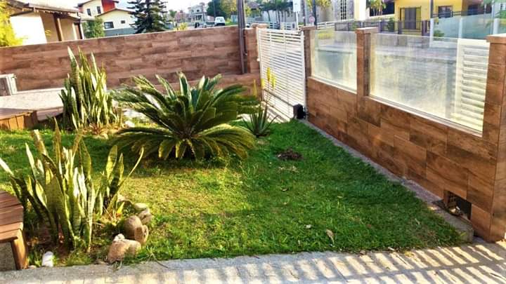 Pátio com piscina