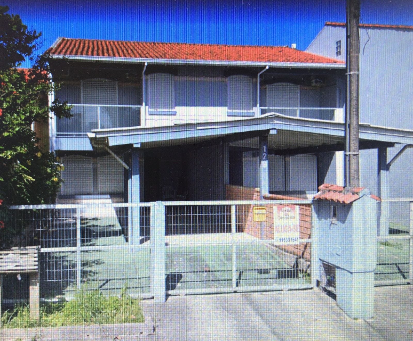 Sobrado Schneider Centro Garopaba — fachada