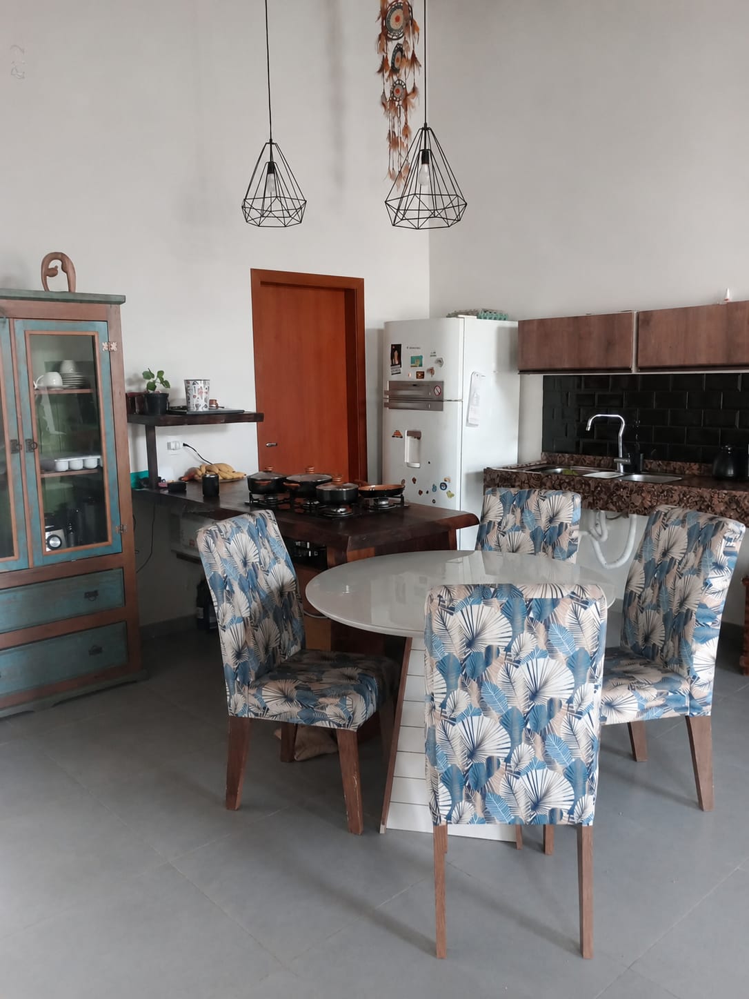 Cozinha e sala de jantar