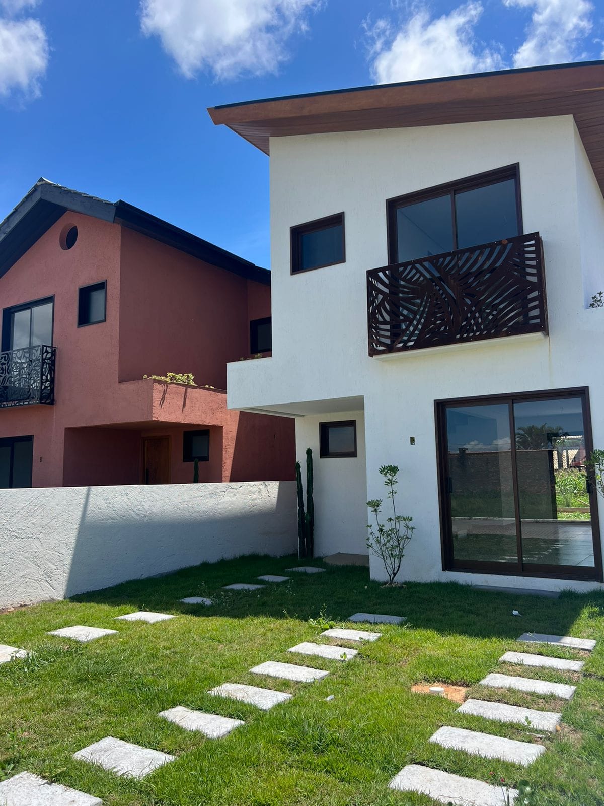 Sobrado novo 2 suítes Garopaba