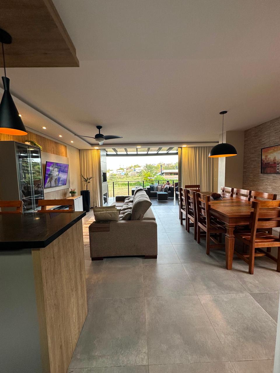 Casa Berlitz com Piscina, Garopaba - sala ampla com vista