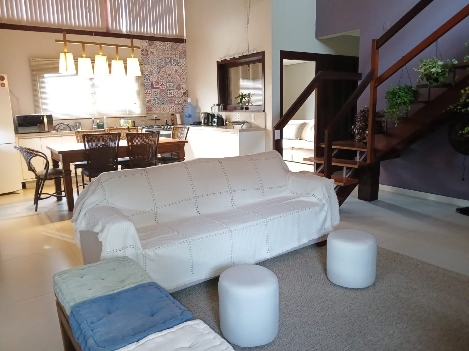 Casa Loteamento Galeão, Garopaba — sala e cozinha integradas